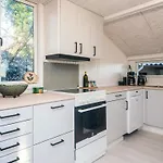 Semesterbostad Family-friendly Near The Coast