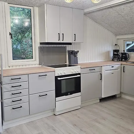 Family-friendly Near The Coast Semesterbostad Tirsbaek