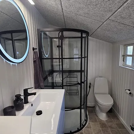 Family-friendly Near The Coast Semesterbostad *