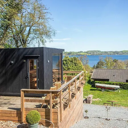 Semesterbostad Family-friendly Near The Coast *