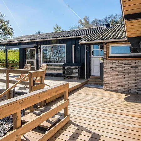Semesterbostad Family-friendly Near The Coast